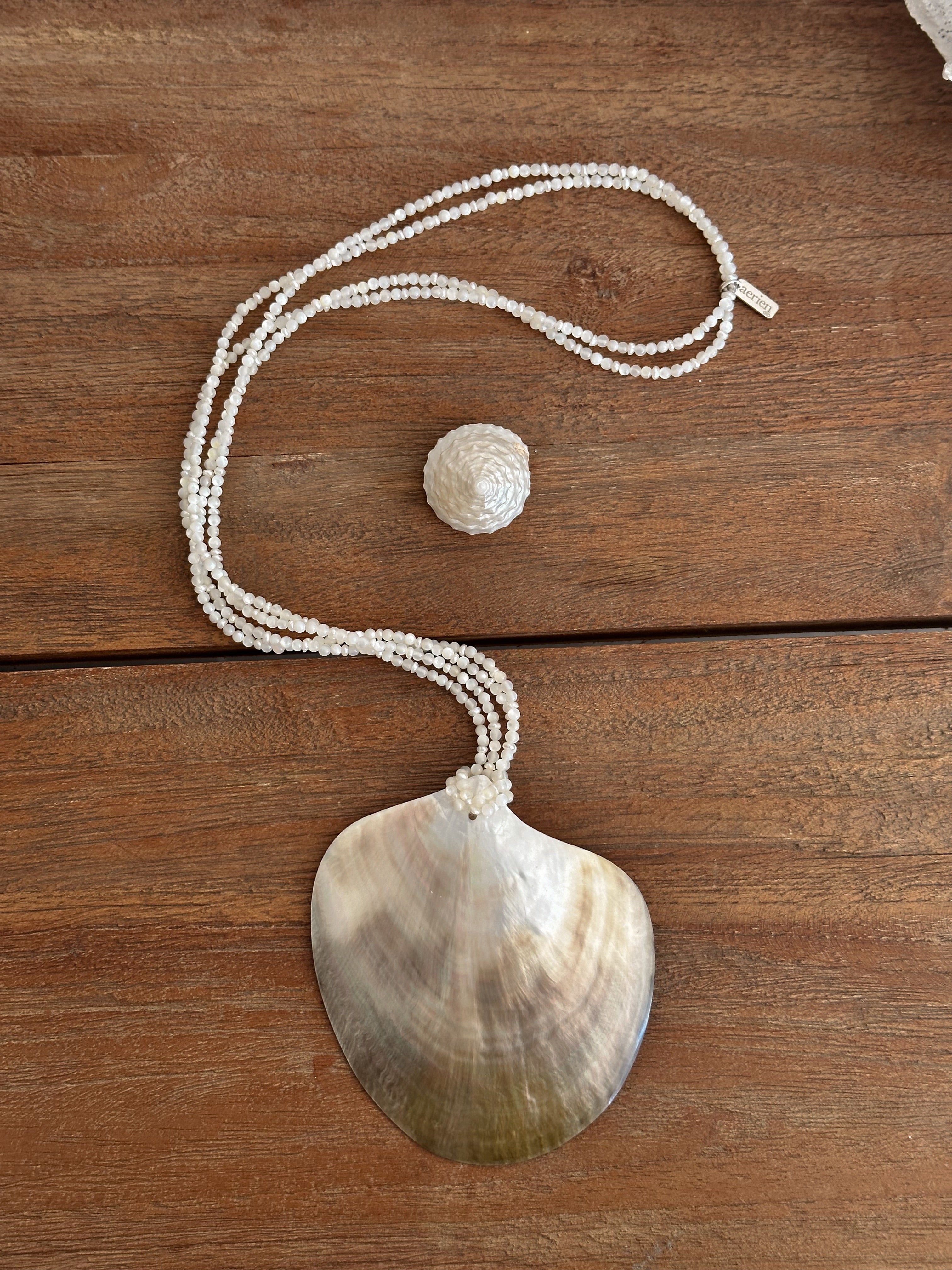 NAIA NECKLACE